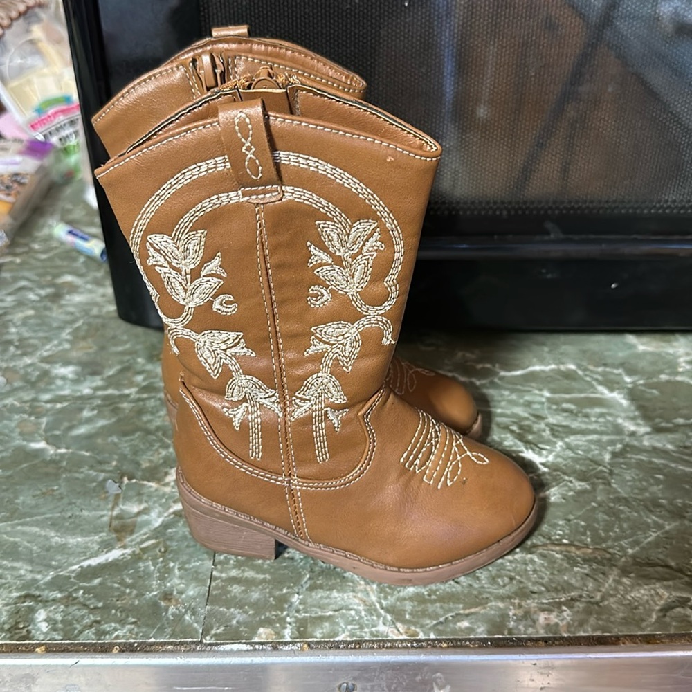 Toddler size 6 cowgirl boots